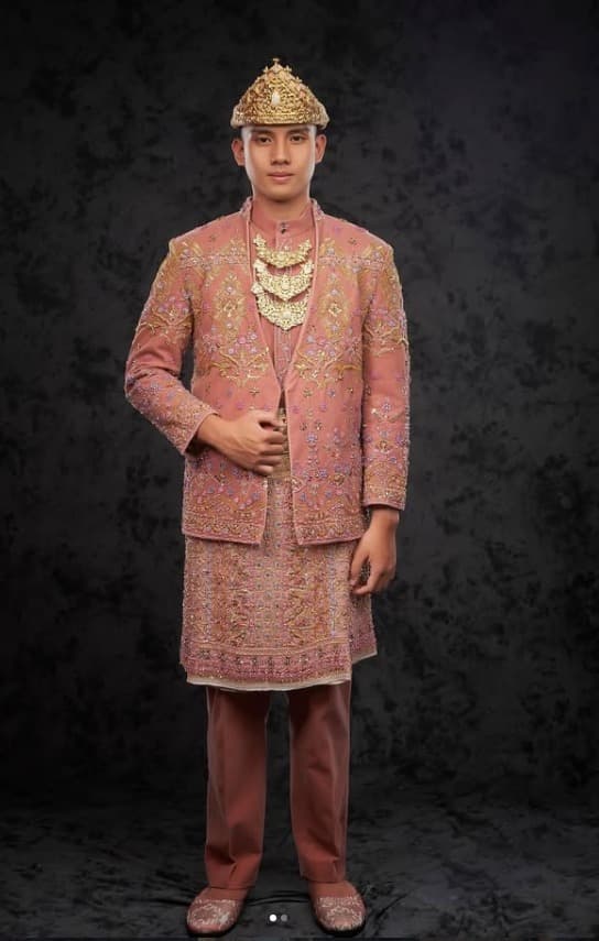 Busana Pengantin Adat Palembang Aesan Paksangko